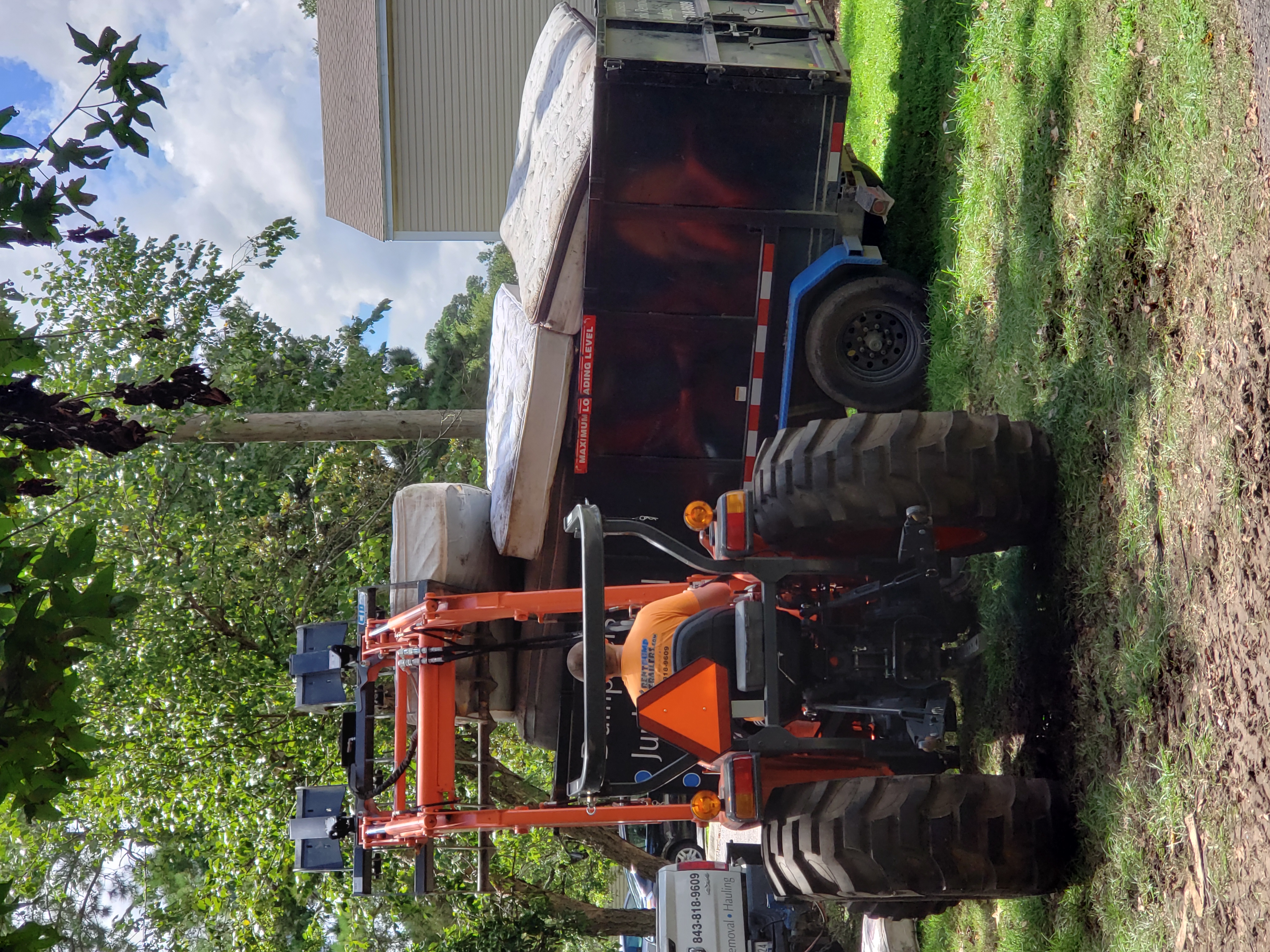 tractor wirh mattress cleanup Rent Dump